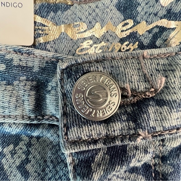 NWT-Seven7 Jeans Weekend Shorts Stretch Denim Snake Print size 10 Frayed hem - Picture 7 of 12